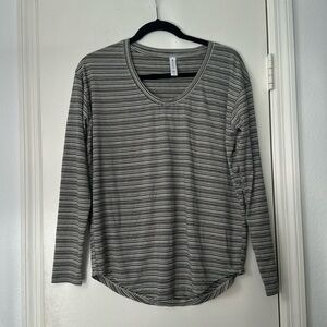 Athleta Cloudlight Stratus Top in Whisper Black and White Stripe Size Small